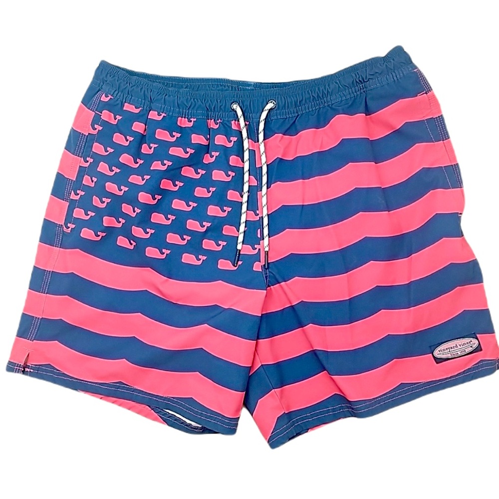 Vineyard Vines Swim Trunks Shorts Mens Medium Red/Blue Whale Flag Lined Stretch